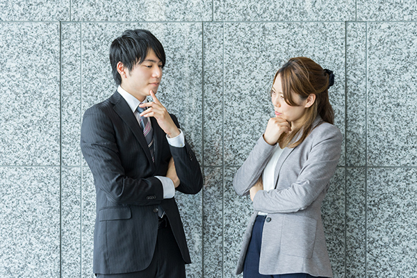 ホームページ制作会社はきちんとターゲットを絞りそのターゲットを惹きつけるようにWEBデザインをおこなっているので、制作に立ち合ったスタッフでない限りそのターゲットはわかり得ないし、正しい評価はできないということです。